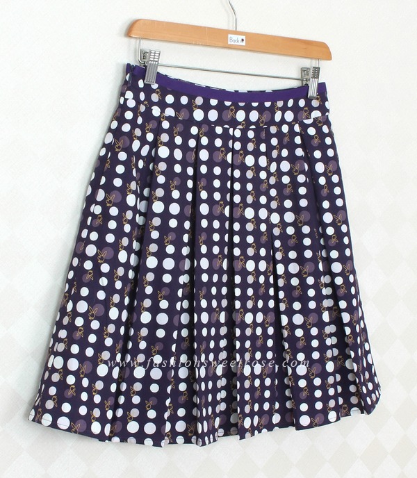 SK-303 กระโปรงแฟชั่น&ทำงาน ทรงบาน ผ้าคอตตอนญี่ปุ่น พิมพ์ลายจุดโทนม่วง
