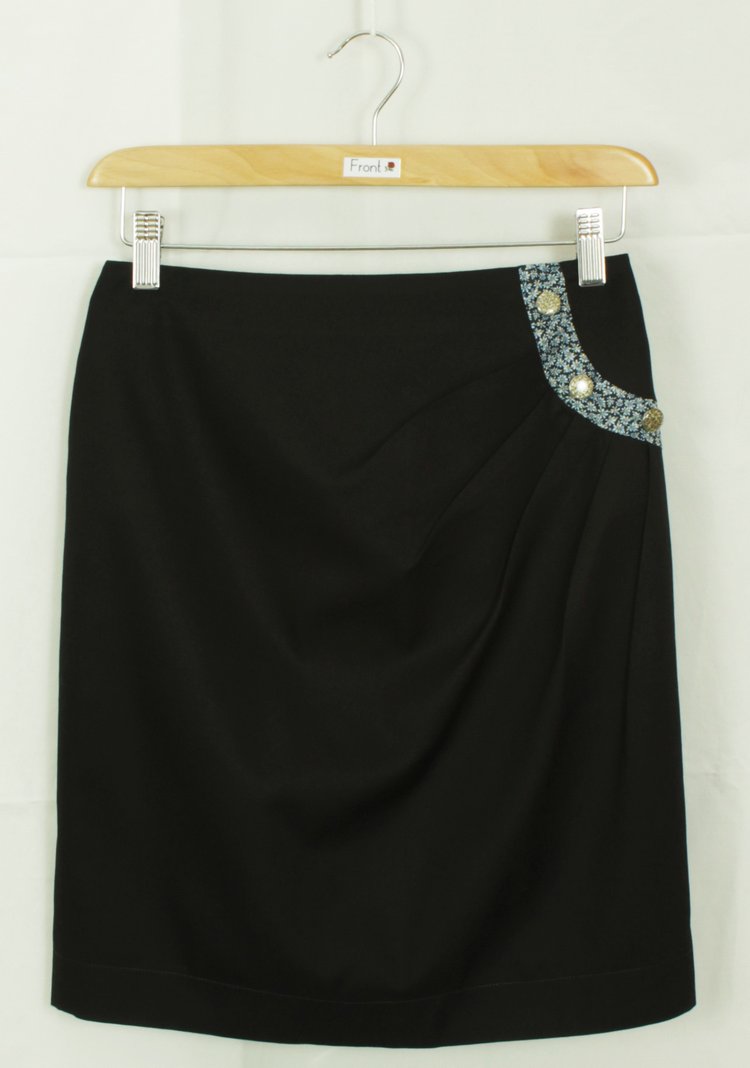 กระโปรงแฟชั่น&ทำงาน ทรงสอบจับจีบ 4 ชั้น ผ้าคอตต้อนญี่ปุ่นสีดำ / SK-111