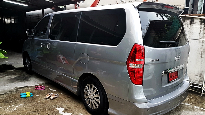 HYUNDAI H-1 ELITE 2016 [ จอแท้ตรงรุ่น + กล้องหลังแท้ + จอเพดาน + ดิจิตอลทีวี ] {ฉ3760}