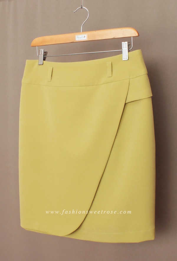 SK-442 กระโปรงทรงสอบ ผ้า Double Twist สีเขียว