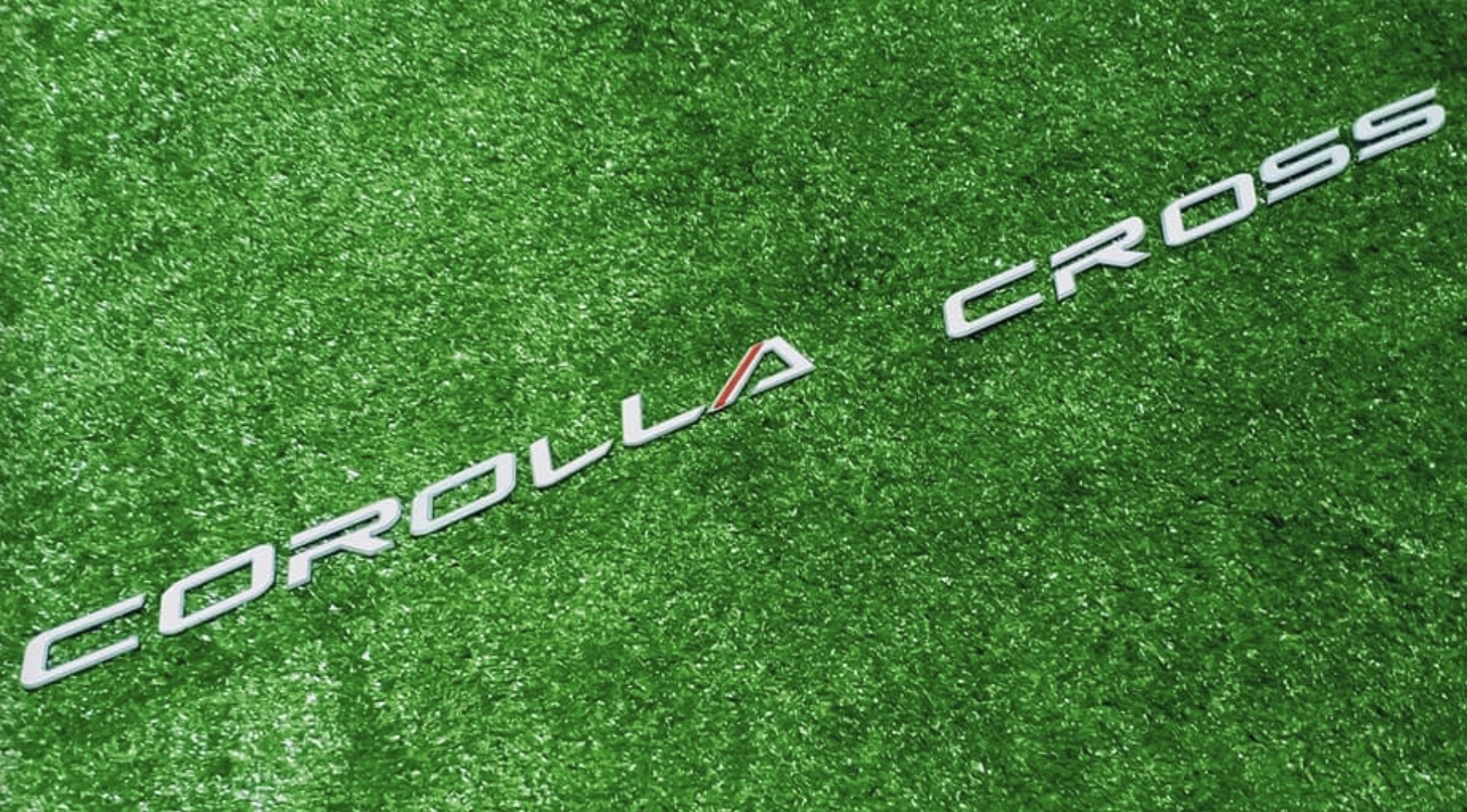 LOGO ฝากระโปรง : COROLLA CROSS