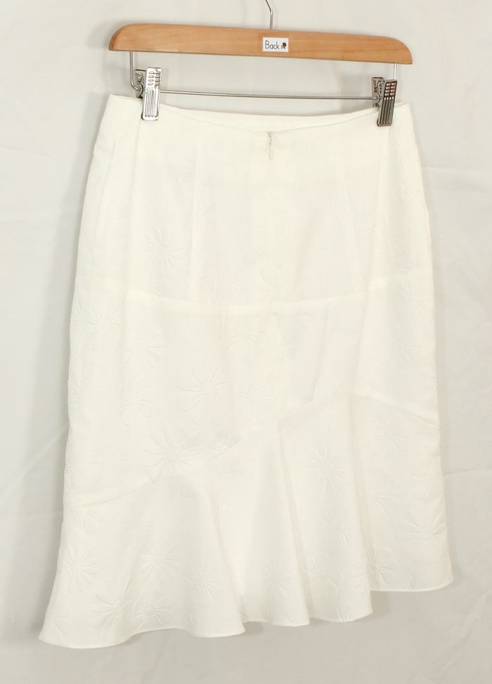 SK-219 กระโปรงแฟชั่น&ทำงาน ทรงย้วย ผ้าไหมอิตาลีพิมพ์นูนลายดอกไม้ สีขาวออฟไวท์