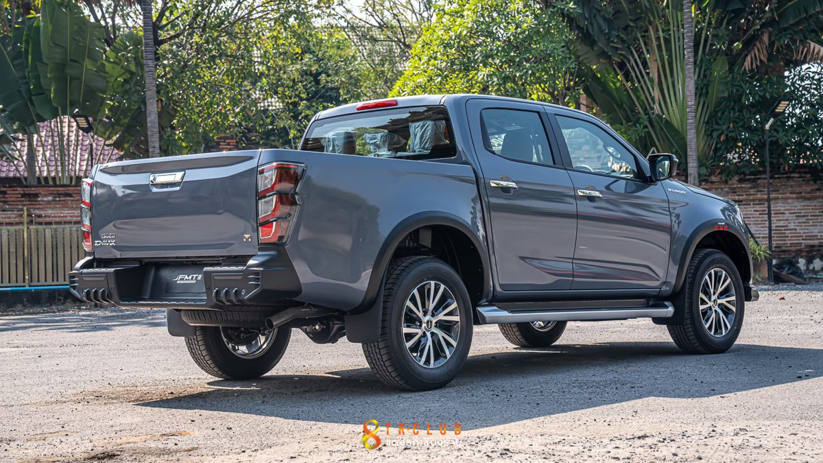 ชุดแต่งสเกิร์ตรอบคัน THUNZER สำหรับ ALL NEW D-MAX 2023 (ตัวสูง)