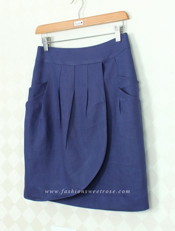 SK-363 กระโปรงทรงสอบ ผ้าลินินสีน้ำเงินคราม ด้านหน้ากระโปรงจับจีบทวิช