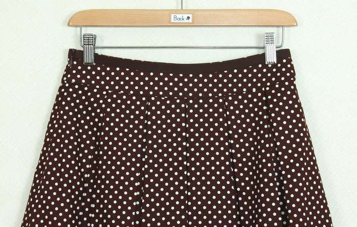 SK-270 กระโปรงแฟชั่น&ทำงาน ทรงบาน ผ้าคอตต้อนญี่ปุ่นพิมพ์จุดขาวพื้นน้ำตาลเข้ม