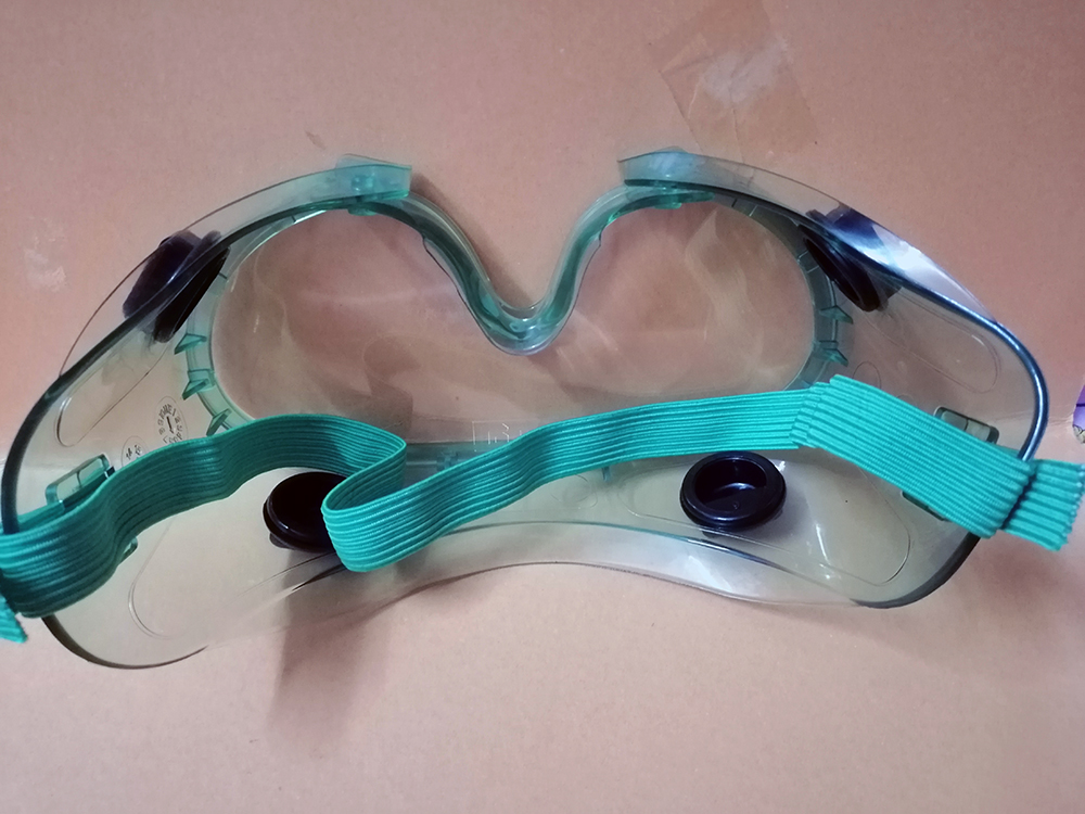 แว่นตากันสารเคมีแบบสายรัด