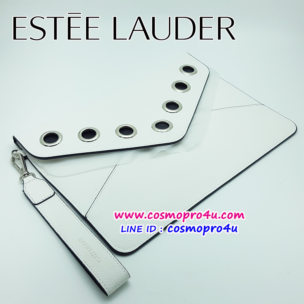กระเป๋าซองจดหมายใบใหญ่ ESTEE สีขาวแต่งด้วยห่วงวงกลม มีสายคล้อง ทำจากหนัง pu เนื้อหนานิ่ม หนักเหมือนหนังแท้ มีช่องด้านหลัง 12x8.5 นิ้ว ประมาณกระดาษ A4