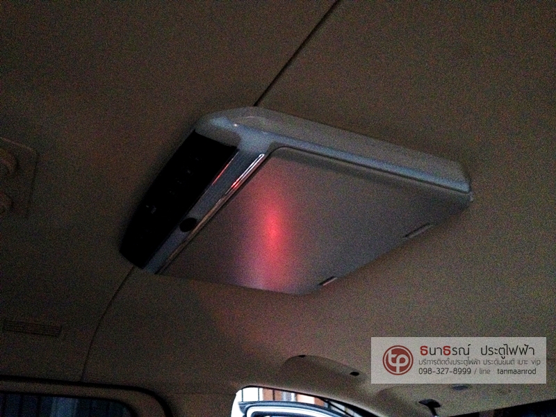 HYUNDAI H-1 TOURING [ประตูไฟฟ้า 2 ข้าง + กระไดไฟฟ้า 2 ข้าง + เครื่องเสียง + หุ้มเบาะหนังสเปคโรงงาน] {ก5223}