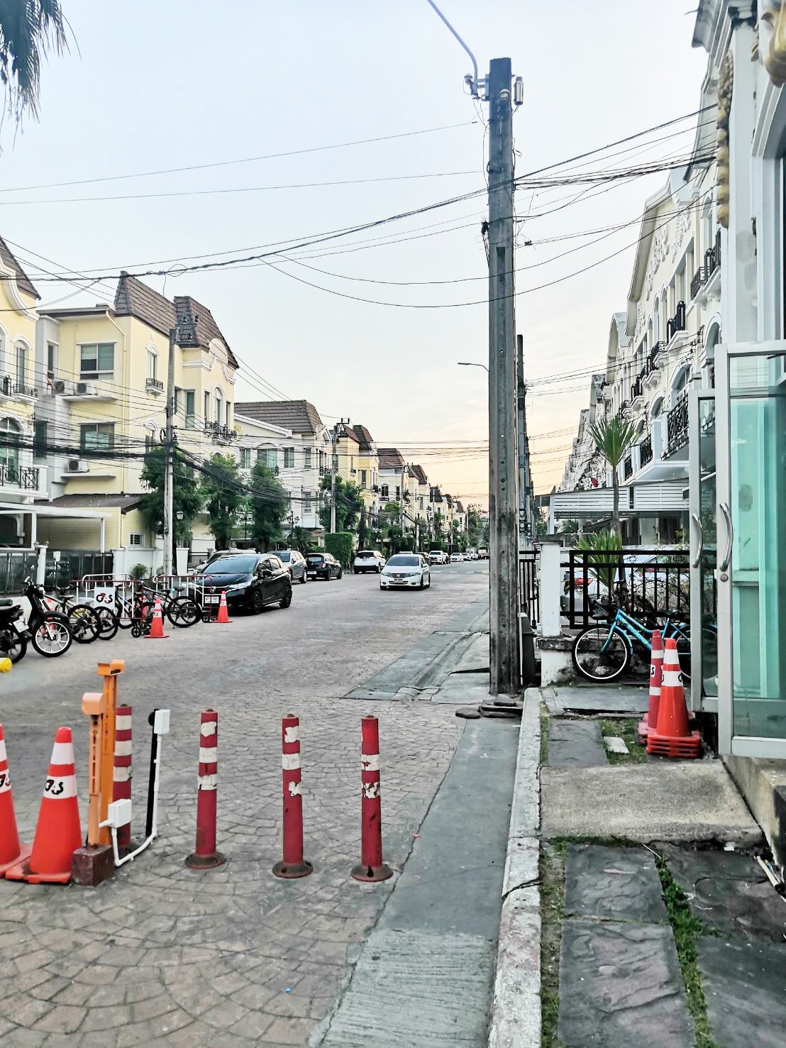ขายทาวน์โฮม 3 ชั้น หมู่บ้านกลางเมือง เดอะโรยัลโมนาโค ถนนศรีนครินทร์ 24 - อ่อนนุช 39 สวนหลวง ใกล้ห้างซีคอนฯ 05489