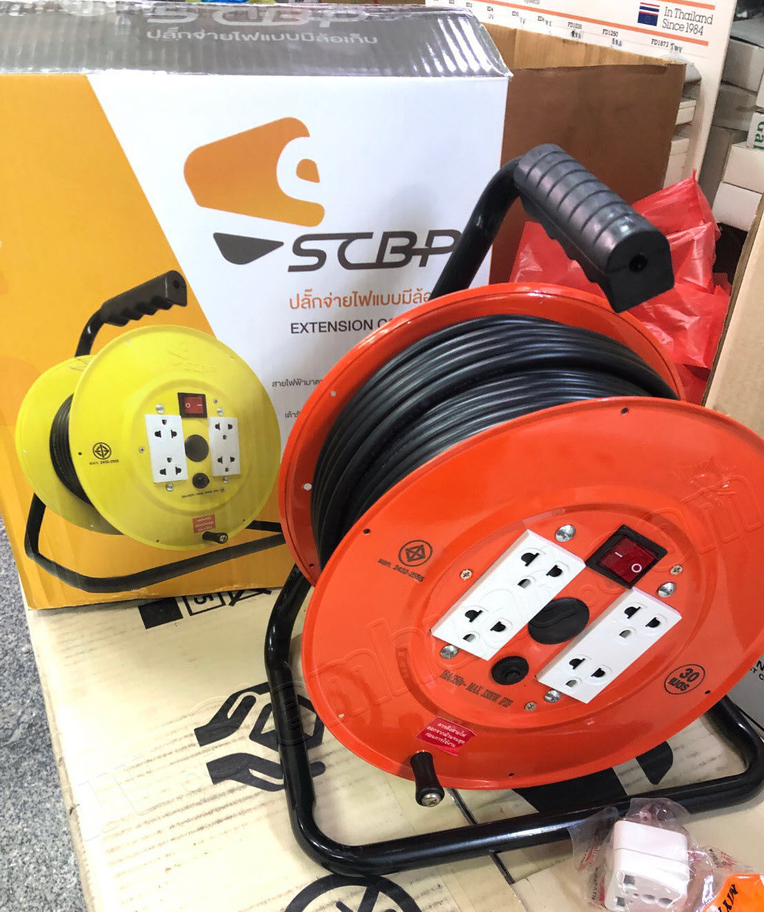ล้อเก็บสายไฟ-ปลั๊กจ่ายไฟแบบมีล้อเก็บ EXTENSION CORD REEL (SCBP) รุ่น SKP-3152 ขนาดสาย 3x1.5 Sq.mm สายยาว 20เมตร, SKP-3153 ขนาดสาย 3x1.5 Sq.mm สายยาว 30เมตร