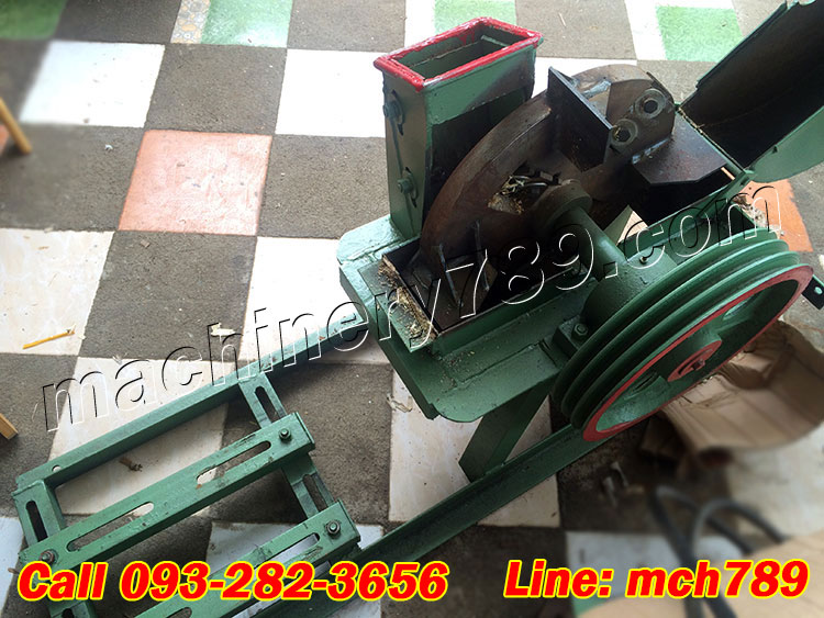 เครื่องรีดไม้ขนาดเล็ก รุ่น RAZOR 1 ระบบ4ใบมีด กำลังผลิต0.4-0.6ตัน/ชม. เครื่องไสไม้ เครื่องทำขี้กบ เครื่องผลิตขี้กบ เครื่องกลึงไม้ Disc-Type Wood Shaving Machine