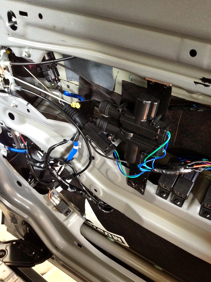 HYUNDAI H-1 TOURING 2016 [ ประตูไฟฟ้า 2 ข้าง + เครื่องเสียง + ชุดแต่งรอบคัน + ผ้าม่าน ] {บ5742}