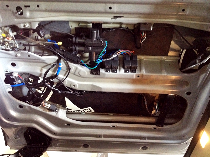 HYUNDAI H-1 TOURING 2016 [ ประตูไฟฟ้า 2 ข้าง + เครื่องเสียง + ชุดแต่งรอบคัน + ผ้าม่าน ] {บ5742}