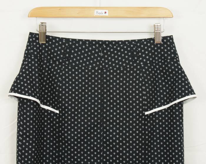 SK-225 กระโปรงแฟชั่น&ทำงาน ทรงสอบแต่งระบาย ผ้าคอตตอนญี่ปุ่นสีน้ำเงินพิมพ์ลายจุดขาว