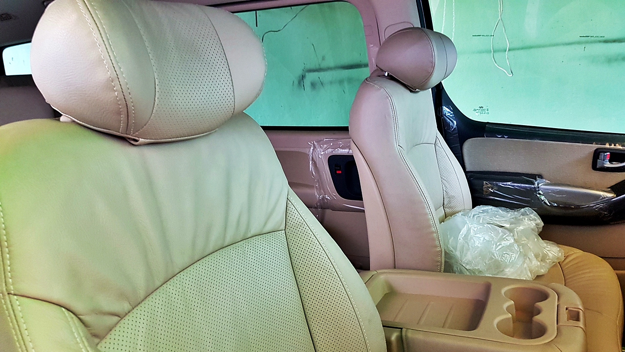 HYUNDAI H-1 TOURING 2016 [ เครื่องเสียง Pioneer + เบาะ + ชุดแต่งรอบคัน + push start + สปอยเลอร์ + ประตูไฟฟ้า ] {ง0990}