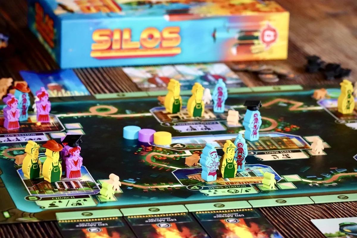 SILOS: Secret InterLopers from Outer Space! และส่วนเสริม Crop Circles Module บอร์ดเกม ของแท้