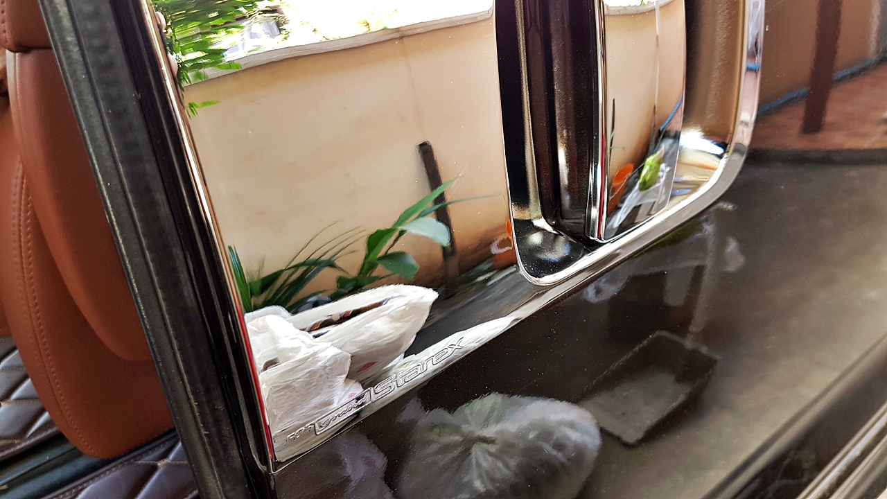 HYUNDAI H-1 DELUXE รถคุณดุล คันที่ 2 [ เบาะ + คอนโซล + ช่วงล่าง + แดมป์ + กุหลังคา + พรม + ล้อ + ประตูท้ายไฟฟ้า ] - นข 1515