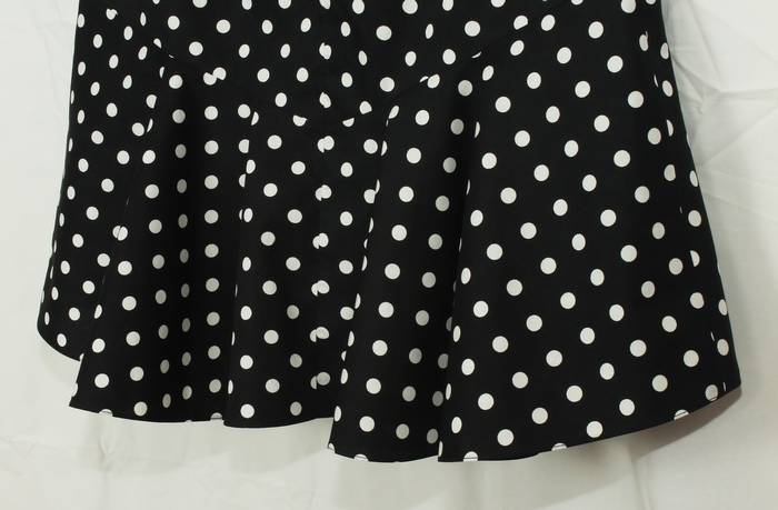 SK-198 กระโปรงแฟชั่น&ทำงาน ทรงย้วย ผ้าคอตต้อนญี่ปุ่นสีดำ Polka Dot Black