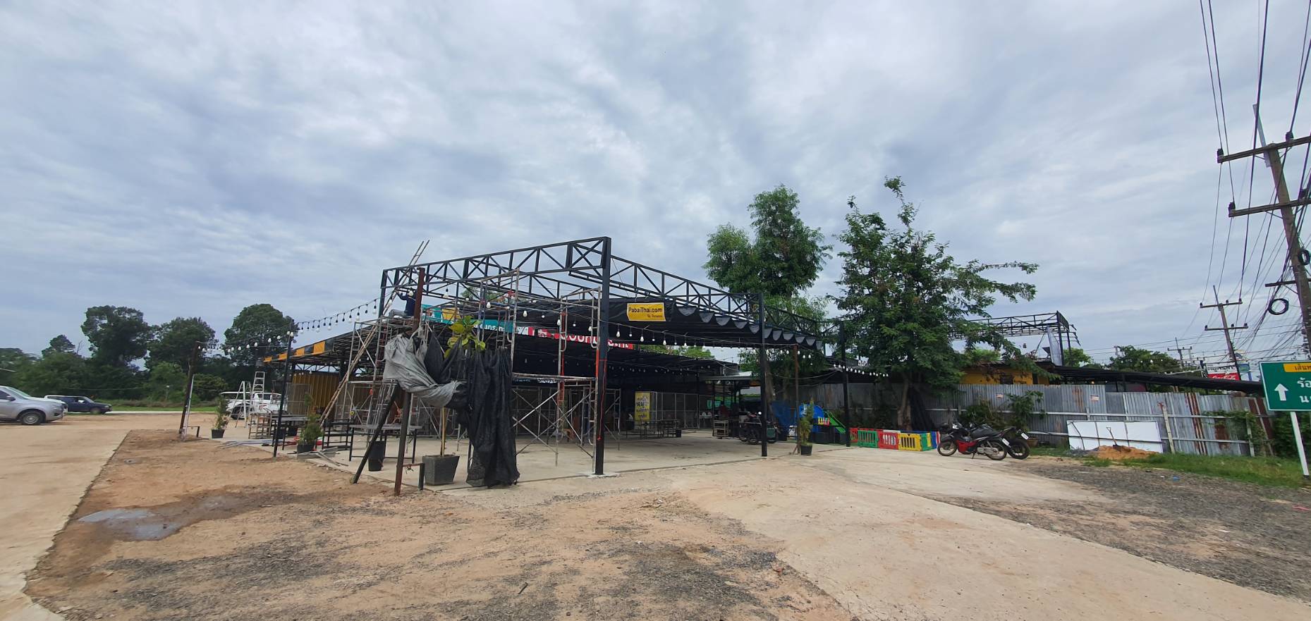 Pabaithai 001(ผ้าใบเลื่อน)