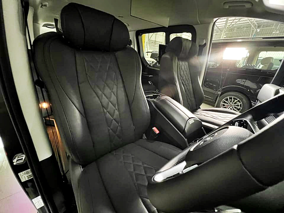 Hyundai Staria 2022 ติดเบาะ vip บันไดไฟฟ้า เบาะคนขับไฟฟ้า คอนโซลวางแขนมีตู้เย็น