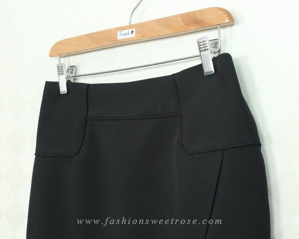 กระโปรงทรงสอบ ผ้าไหมอิตาลีสีดำ ด้านหน้ากระโปรงดีไซน์เรียบหรู / SK-339