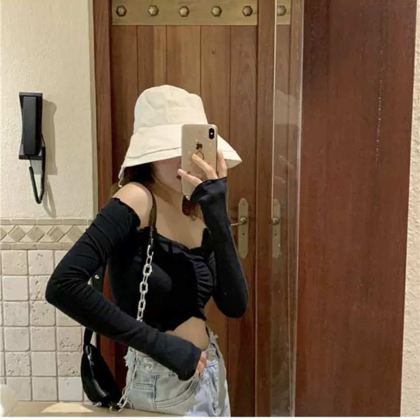 เสื้อครอปปาดไหล่ CHICC mini crop