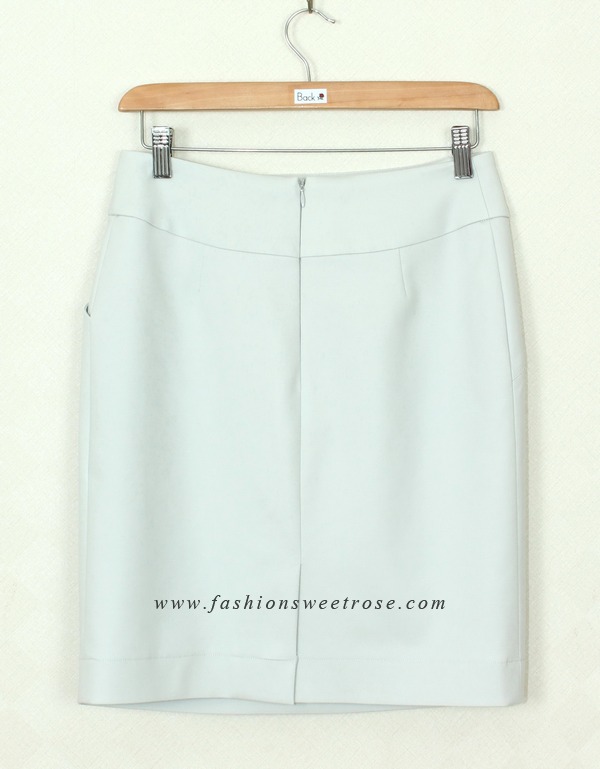 SK-360 กระโปรงแฟชั่น&ทำงาน ทรงสอบ ผ้าสแปนเด็กซ์ญี่ปุ่นสีขาวควันบุหรี่ ด้านหน้ากระโปรงดีไซน์สวยเก๋