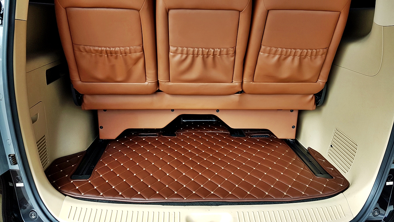 HYUNDAI H-1 DELUXE รถคุณดุล คันที่ 2 [ เบาะ + คอนโซล + ช่วงล่าง + แดมป์ + กุหลังคา + พรม + ล้อ + ประตูท้ายไฟฟ้า ] - นข 1515