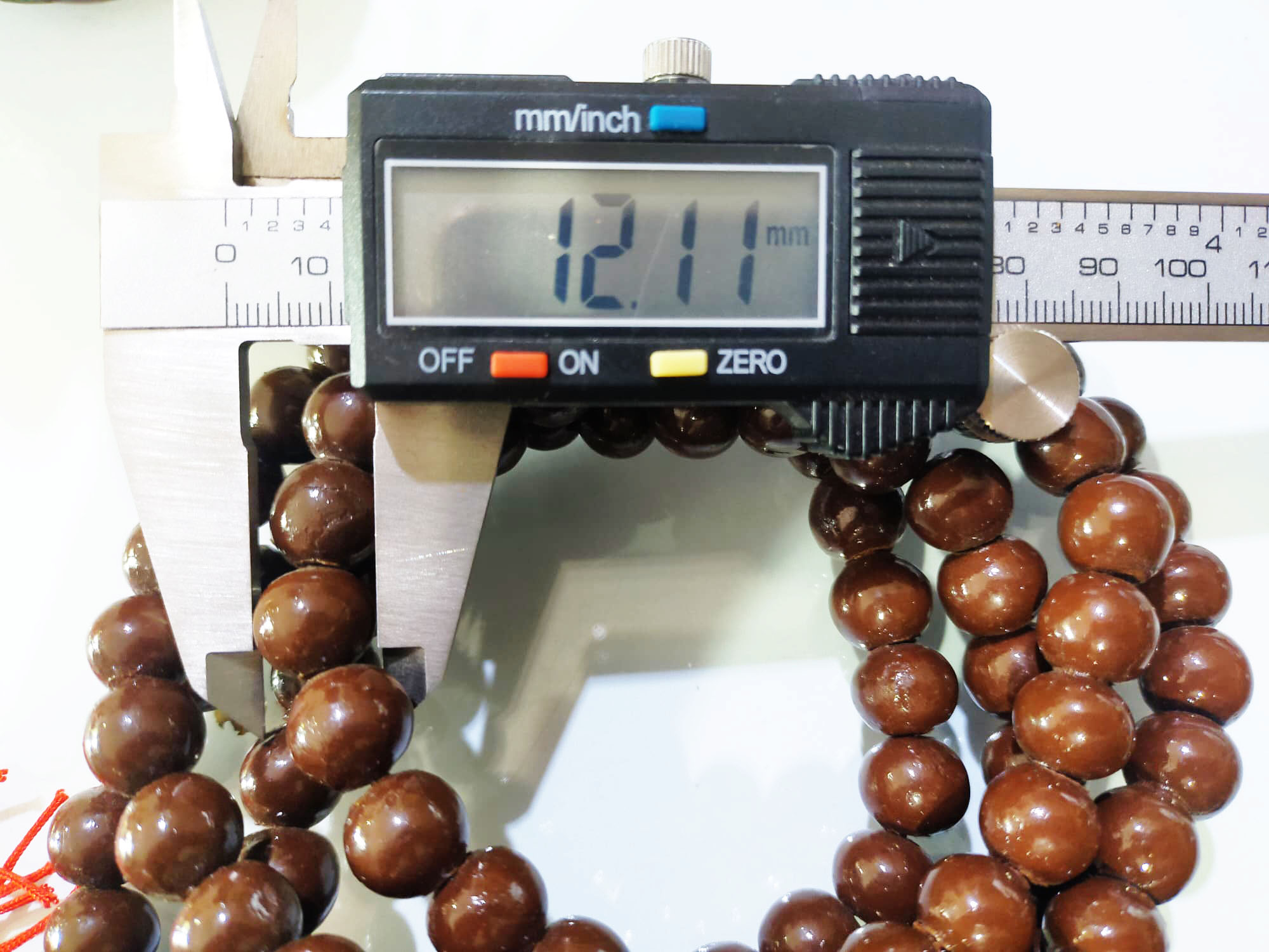 ประคำแร่เหล็กน้ำพี้ 108 ขนาด12 มม. แร่น้ำพี้ล้วนของแท้ 100%