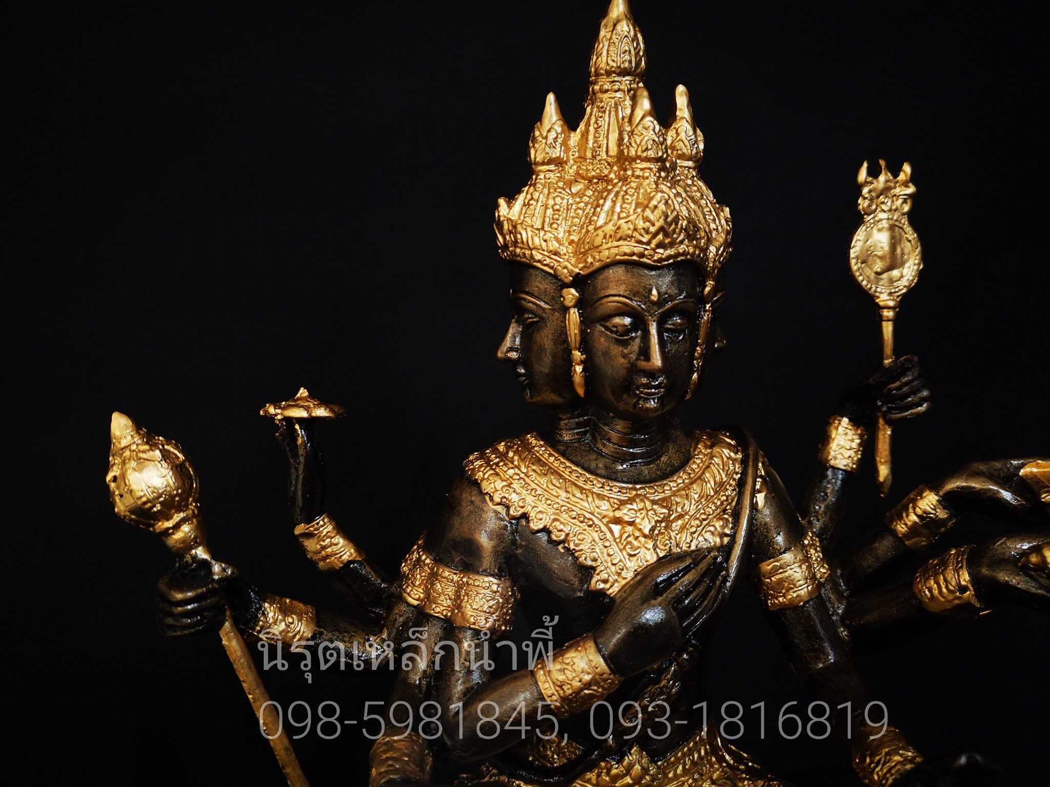 พระพรหมเนื้อมวลสารแร่เหล็กน้ำพี้