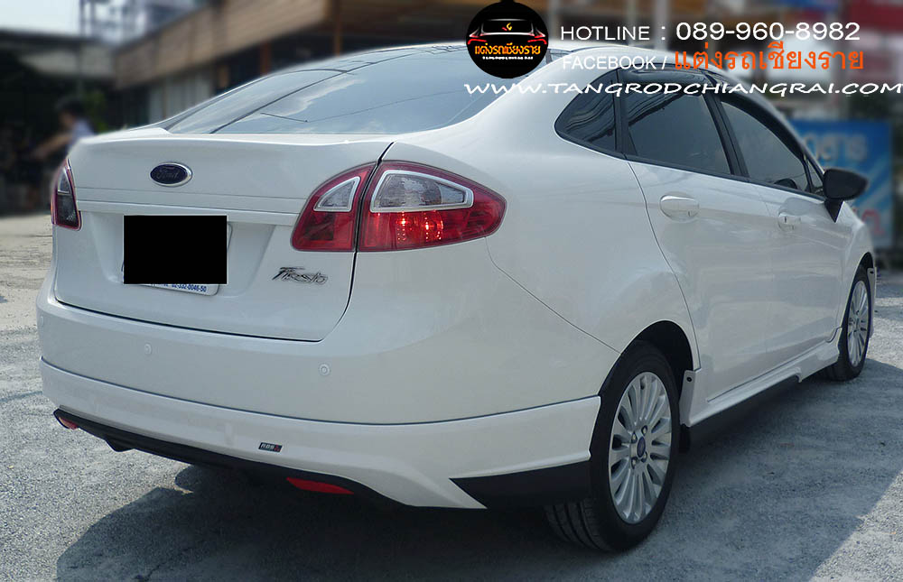 ชุดแต่งรอบคัน IDEO Ford Fiesta 4 ประตู