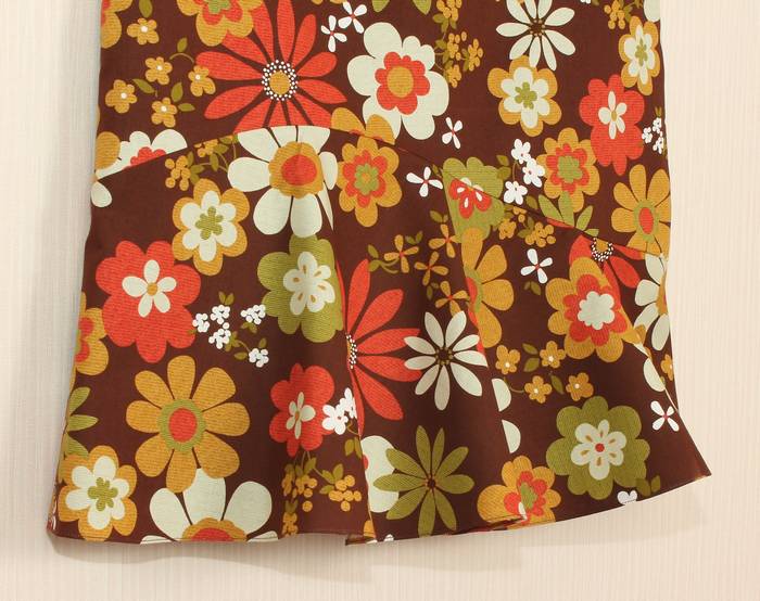 SK-236 กระโปรงแฟชั่น&ทำงาน ทรงย้วย ผ้าคอตต้อนญี่ปุ่นพิมพ์ลายดอกไม้ โทนน้ำตาลเข้ม