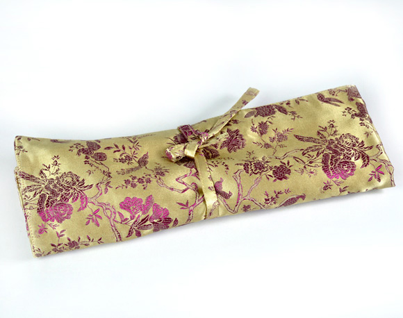 กระเป๋าผ้าไหมใส่อุปกรณ์ถักนิตติ้งโครเชตสีเหลืองซีดลายดอกไม้ ขนาด 47x38cm