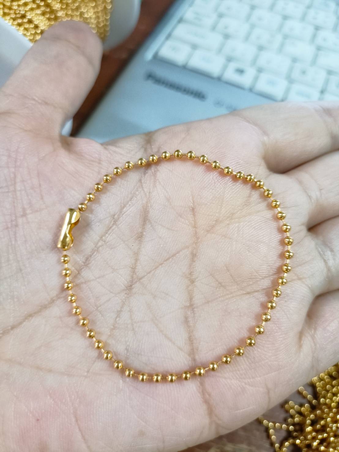 โซ่ไข่ปลา เหล็ก สีทอง เม็ดขนาด 2 มม. ความยาว 15cm พร้อมตัวล็อก จำนวน 50 เส้น