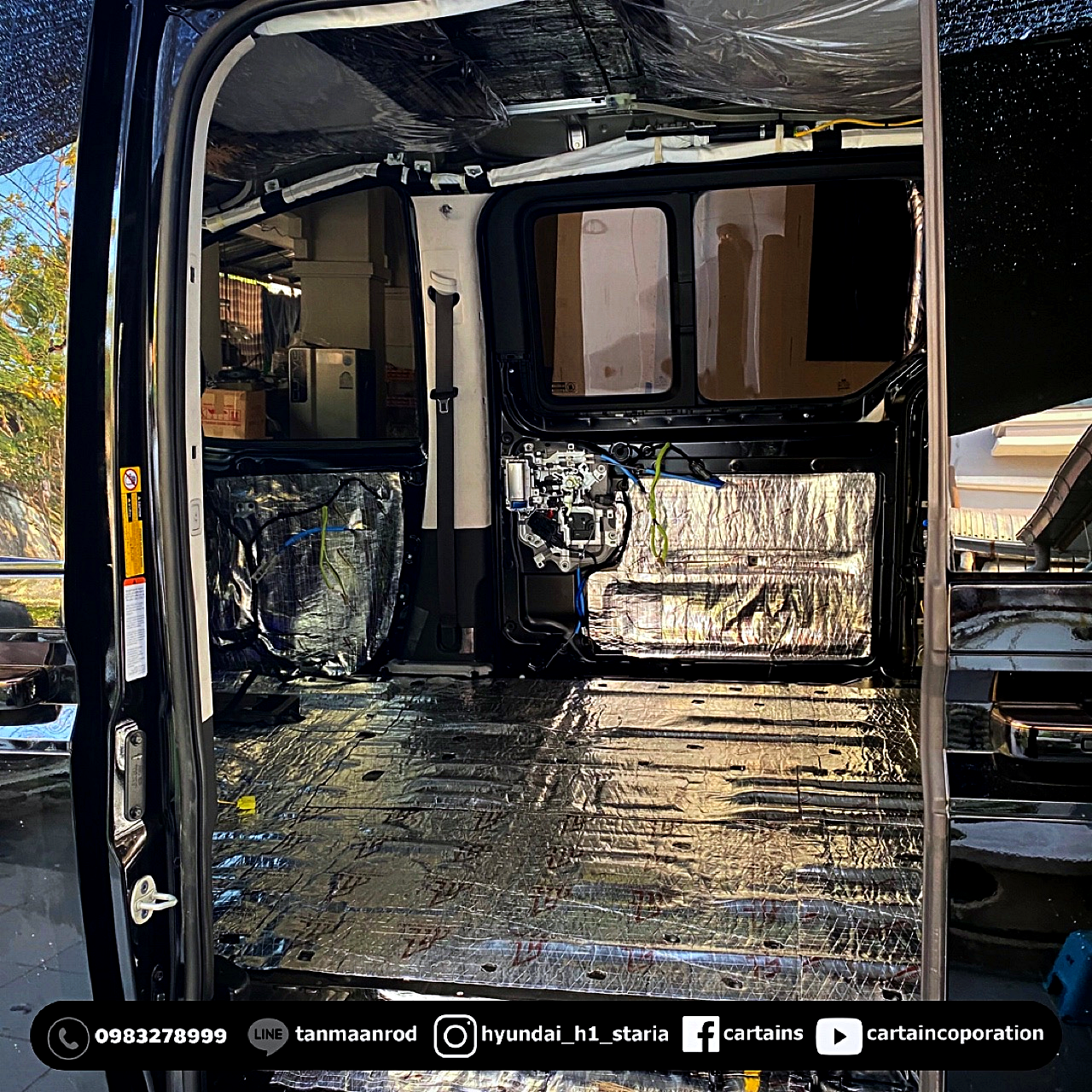 HYUNDAI Staria Premium คุณแบงค์ สุโขทัย [ทั้งคัน เบาะ vip + ปูพื้น + หลังคา + แดมป์ + จอเพดาน + เปลี่ยนสีถายใน] -0004