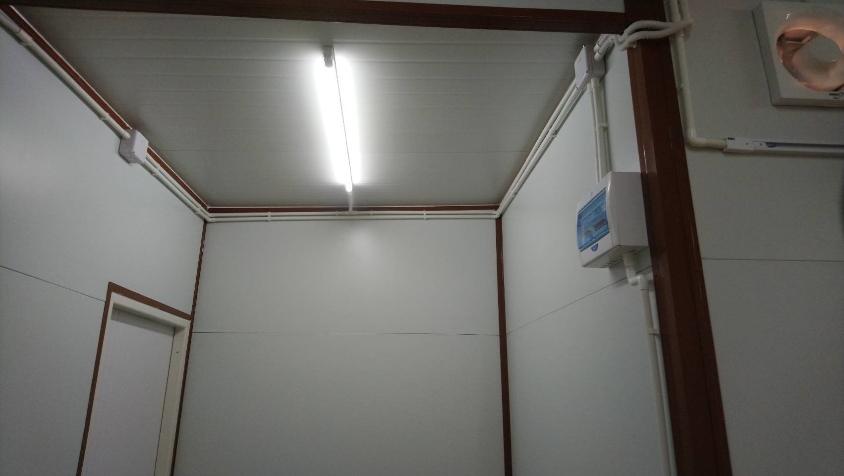 บ้านน็อคดาวน์ ผนังหลังคาepsโฟม 3.40x5.460m.