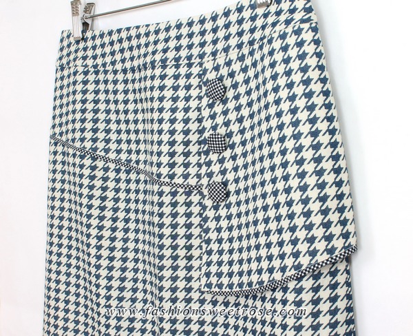 SK-411 กระโปรงทรงเอ ผ้าคอตต้อนญี่ปุ่นพิมพ์ลายชิโนริ แต่งกุ้นระบายด้วยผ้าลายสก๊อต