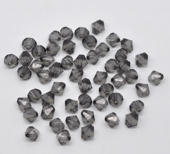 ลูกปัดอะครีลิคไบคอนเหลี่ยมเจีย ขนาด 8x8mm แพ็ค 100 เม็ด