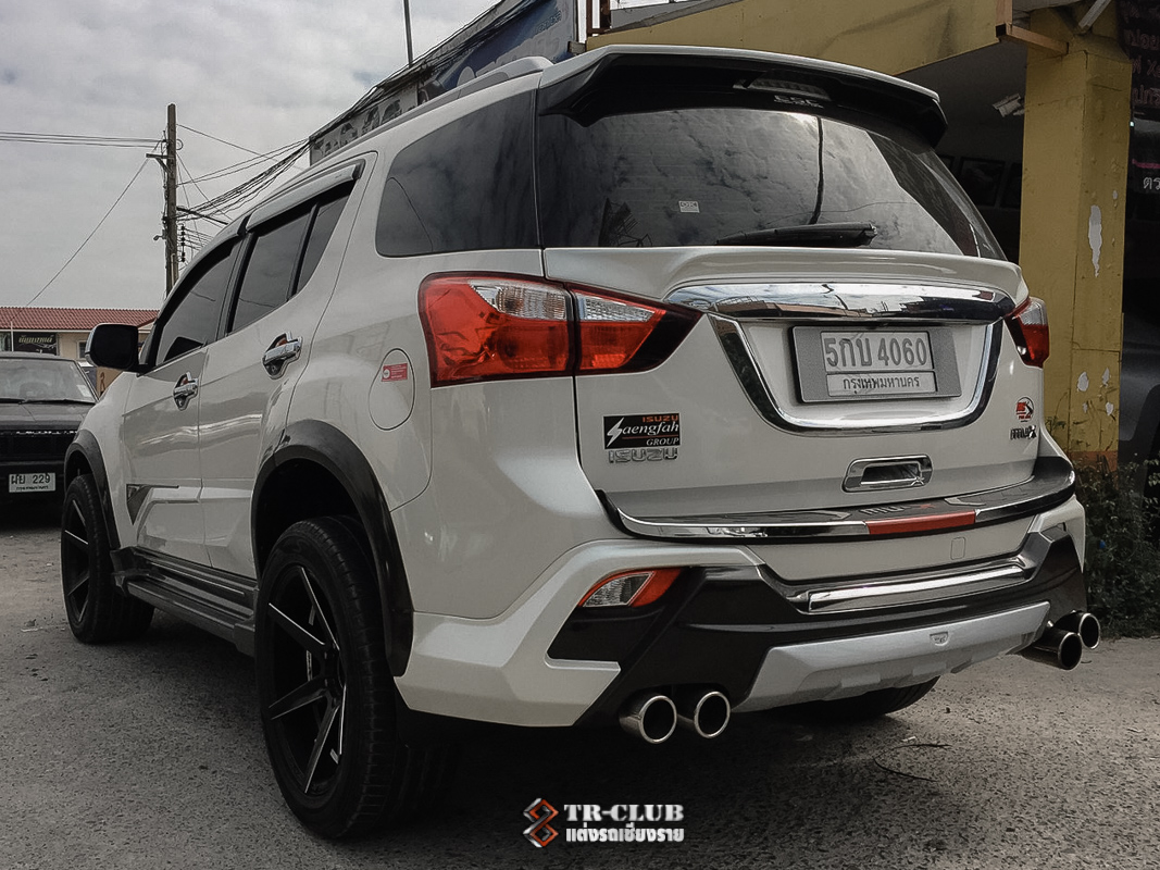 ชุดแต่งสเกิร์ตรอบคัน LUXURY 4x4 MU-X 2012-2016