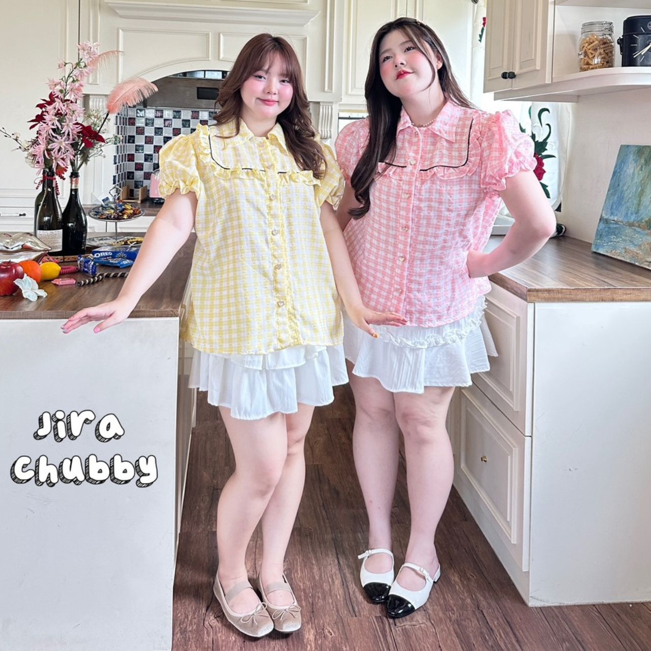 J114 เสื้อสาวอวบ คอปก แต่งระบาย แขนตุ๊กตา สีพาสเทล ฟ้า ชมพู เหลือง อกได้ถึง 50 นิ้ว