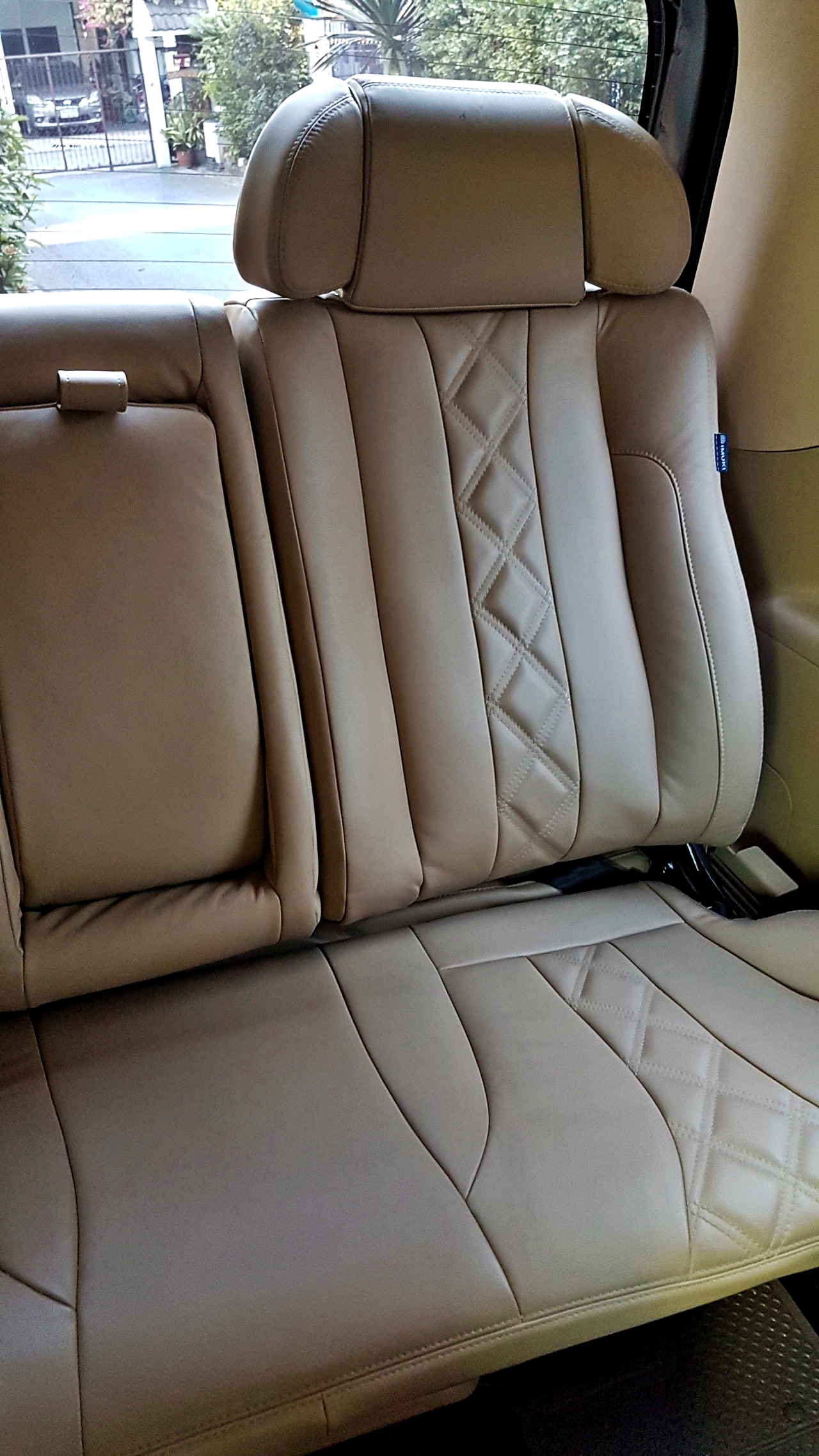 HYUNDAI H-1 ELITE 2017 [ จอหน้า pioneer 8850 + เครื่องเสียงชุดใหญ่ + ประตูไฟฟ้า 1 ข้าง + เบาะ vip + ท้าย 60:40 + คอนโซลเตี้ย ] {ฮล2626 , ก5212 }