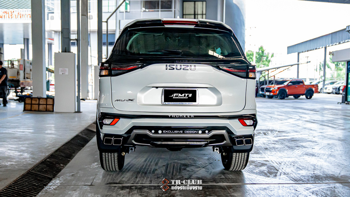 ชุดแต่งสเกิร์ตรอบคัน THUNZER สำหรับ Mu-X 2021