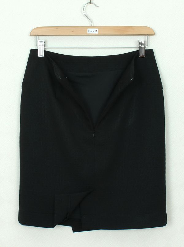 กระโปรงแฟชั่น&ทำงาน กระโปรงทรงสอบผ้า Fendi สีดำ ด้านหน้ากระโปรงดีไซน์เรียบหรู / SK-341