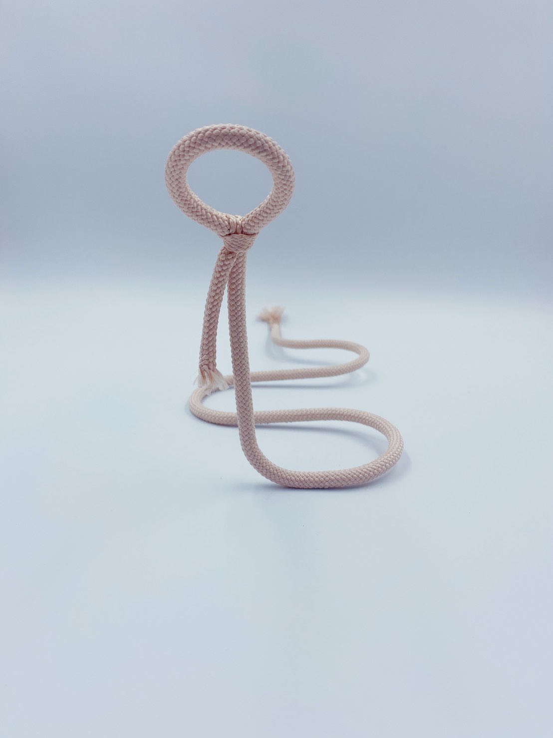 เชือกเสียบไวน์โชว์ สีครีม เชือกแขวนไวน์ ของขวัญตกแต่ง Knight Black Horse Winery