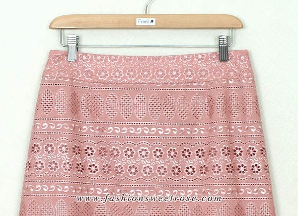 SK-329 กระโปรงทรงเอ ผ้าลูกไม้สี Peach ชายกระโปรงเป็นเชิงลูกไม้