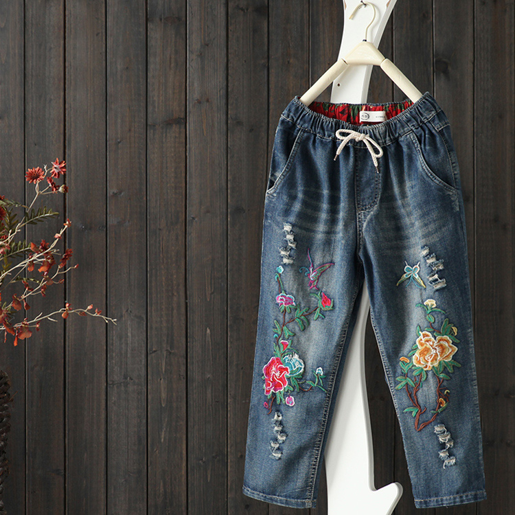 JPNT-008 กางเกงยีนส์ขายาว 5 ส่วน ปักลายดอกกุหลาบ เอวยางยืด เนื้อผ้านิ่มไม่หนา