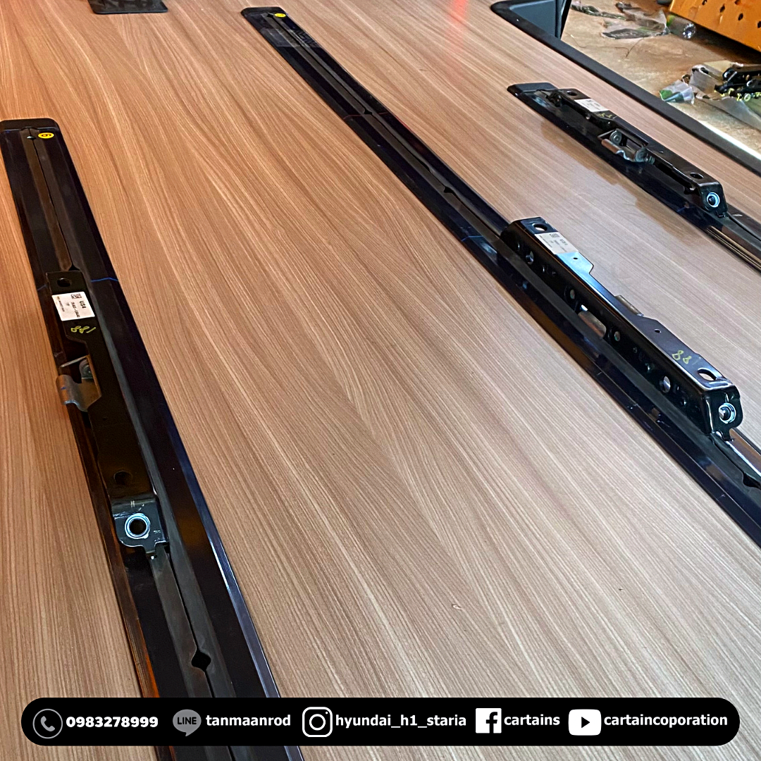 HYUNDAI Staria Premium คุณแบงค์ สุโขทัย [ทั้งคัน เบาะ vip + ปูพื้น + หลังคา + แดมป์ + จอเพดาน + เปลี่ยนสีถายใน] -0004