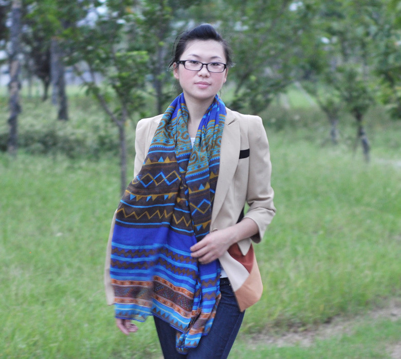 ผ้าพันคอ/คลุมไหล่ Polyester พิมพ์ลาย ขนาด 180cmx110cm(70-7/8"x43-1/4") 1 ชิ้น