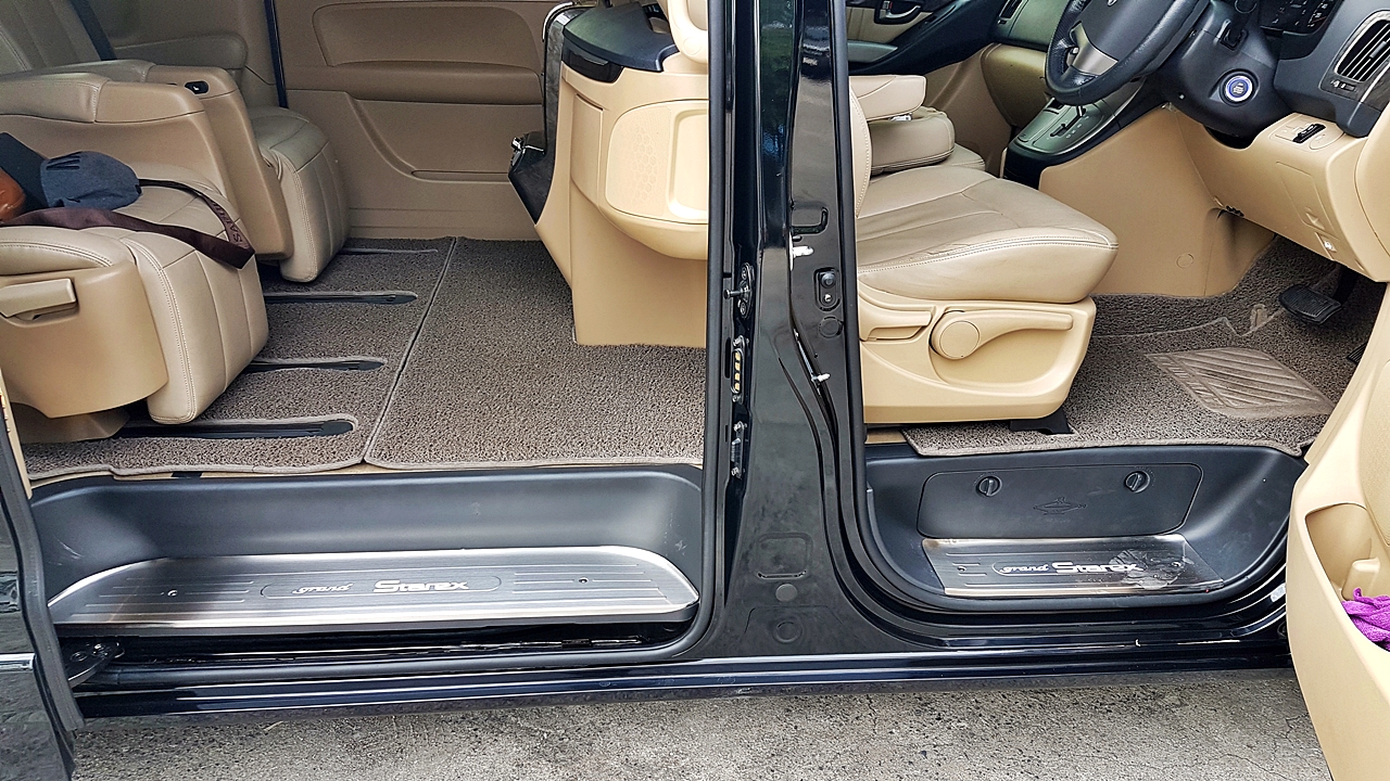 HYUNDAI H-1 STAREX [ เครื่องเสียง + ดิจิตอลทีวี + ช่วงล่าง + ล้อ + ไฟท้าย + สคัฟเพลท + push start + damp ] { 3 กจ 9875 }