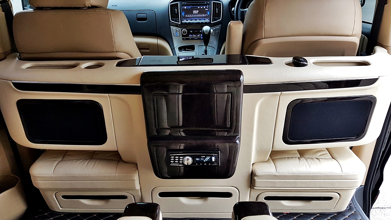 HYUNDAI H-1 DELUXE รถเกาหลี [ เบาะ + คอนโซล + กุหลังคา + พรม ] - ษ 2644